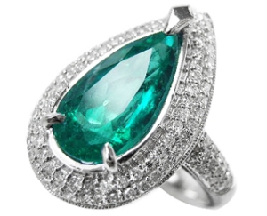 Emerald engagement ring pear shaped